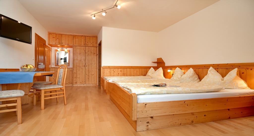 Hubertushof Hotel Latschach ober dem Faakersee ภายนอก รูปภาพ