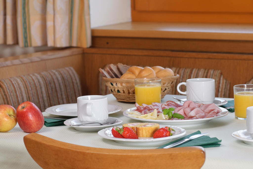 Hubertushof Hotel Latschach ober dem Faakersee ภายนอก รูปภาพ