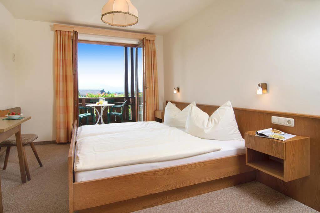 Hubertushof Hotel Latschach ober dem Faakersee ภายนอก รูปภาพ